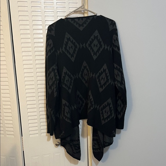 Faded Glory Women’s 2X Black Geometric Print Cardigan - Picture 2 of 6